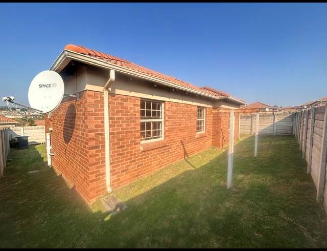 3 BEDROOM HOUSE FOR SALE IN THATCH HILL ESTATE